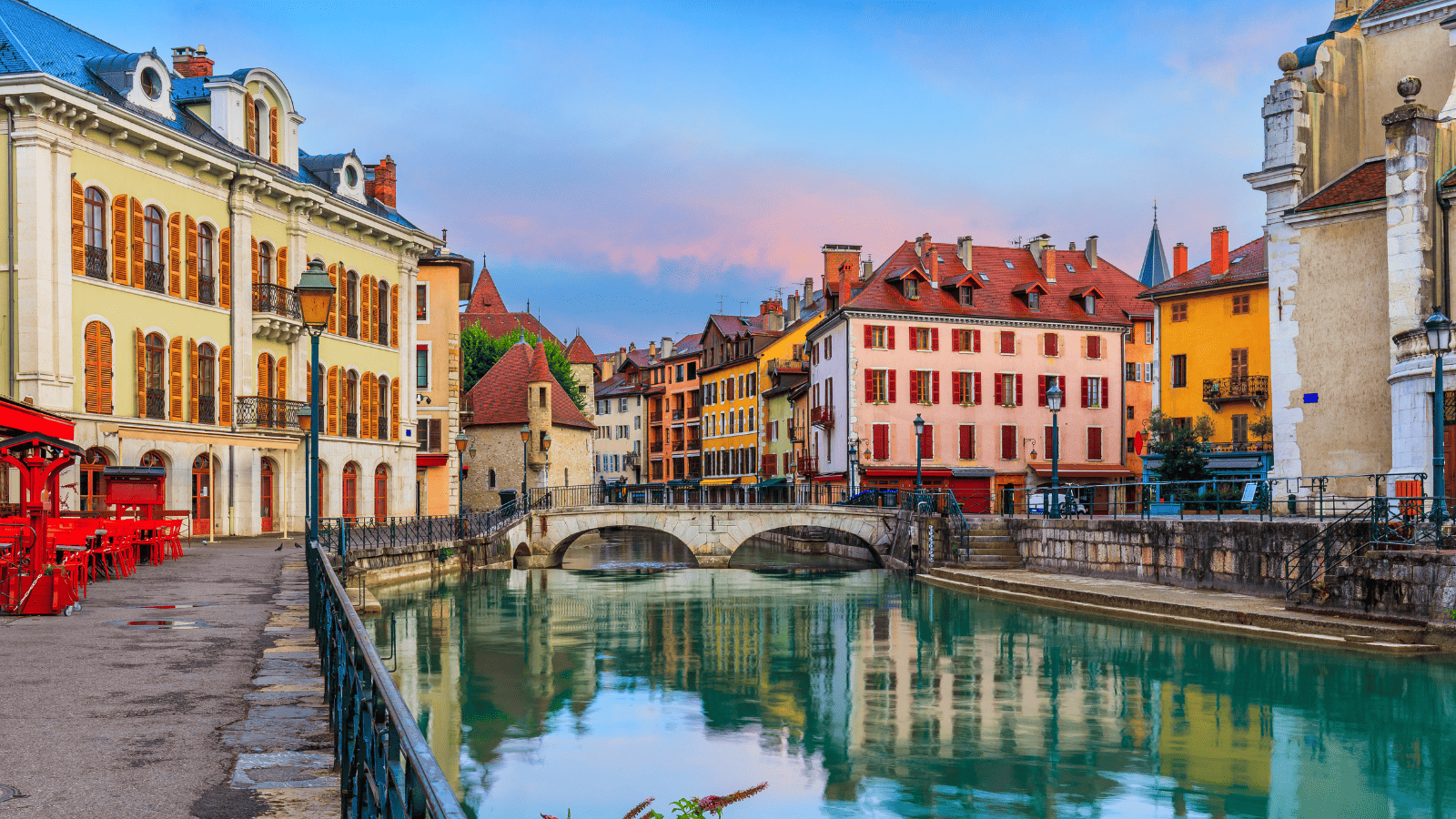 Vivre entre lac et montagne : pourquoi la Haute-Savoie séduit toujours