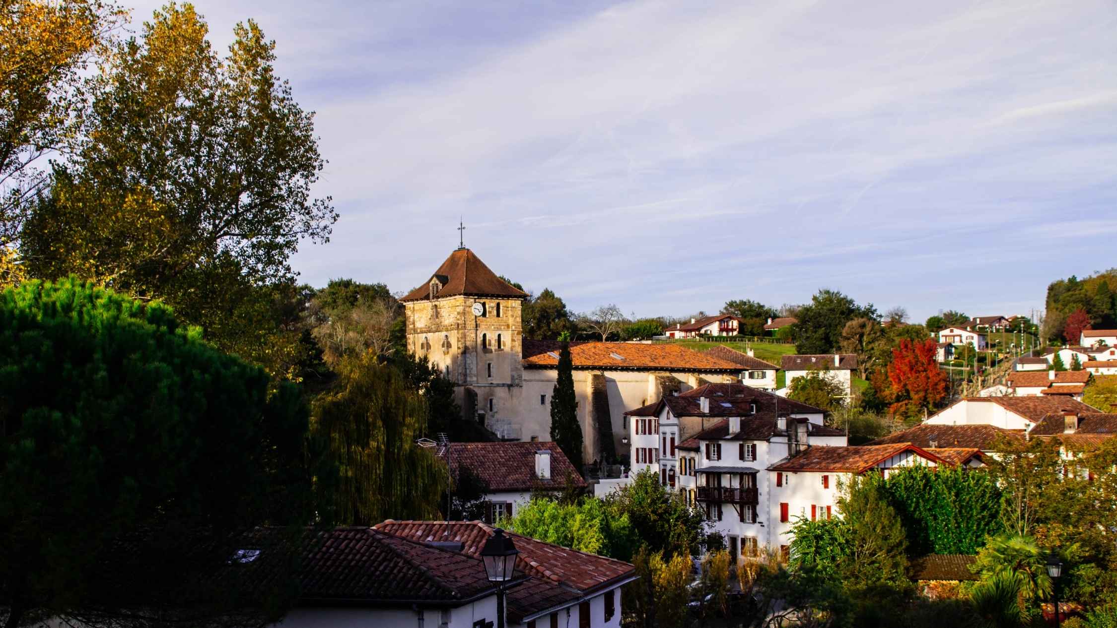 Frontaliers : pourquoi investir dans l’immobilier côté français plutôt qu’en Suisse ?