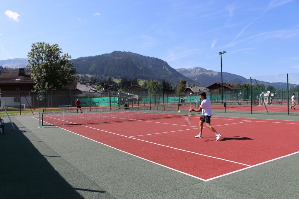 Recours au privé pour conserver les tennis - Actus & Evènements Megève