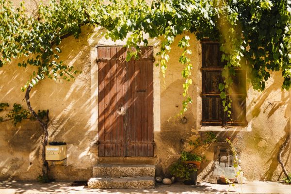 Les avantages à investir dans une maison à rénover à Nîmes - Nos conseils logement dans le Sud de la France