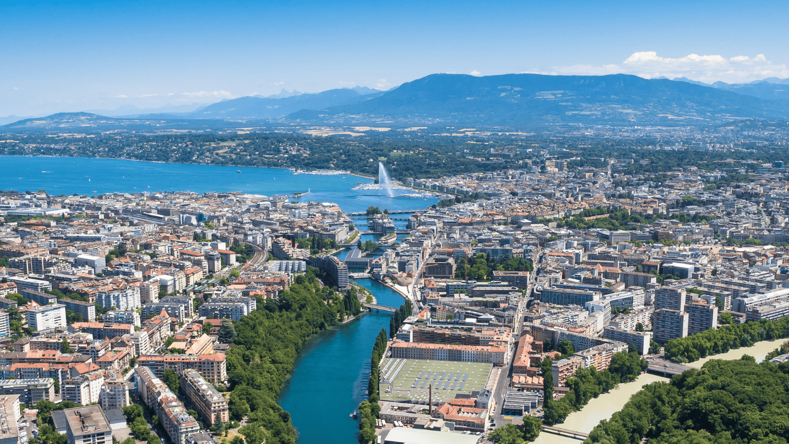 Acheter un bien en zone frontalière : les spécificités à connaître - Conseils Pratiques pour un Logement Idéal - Réso74