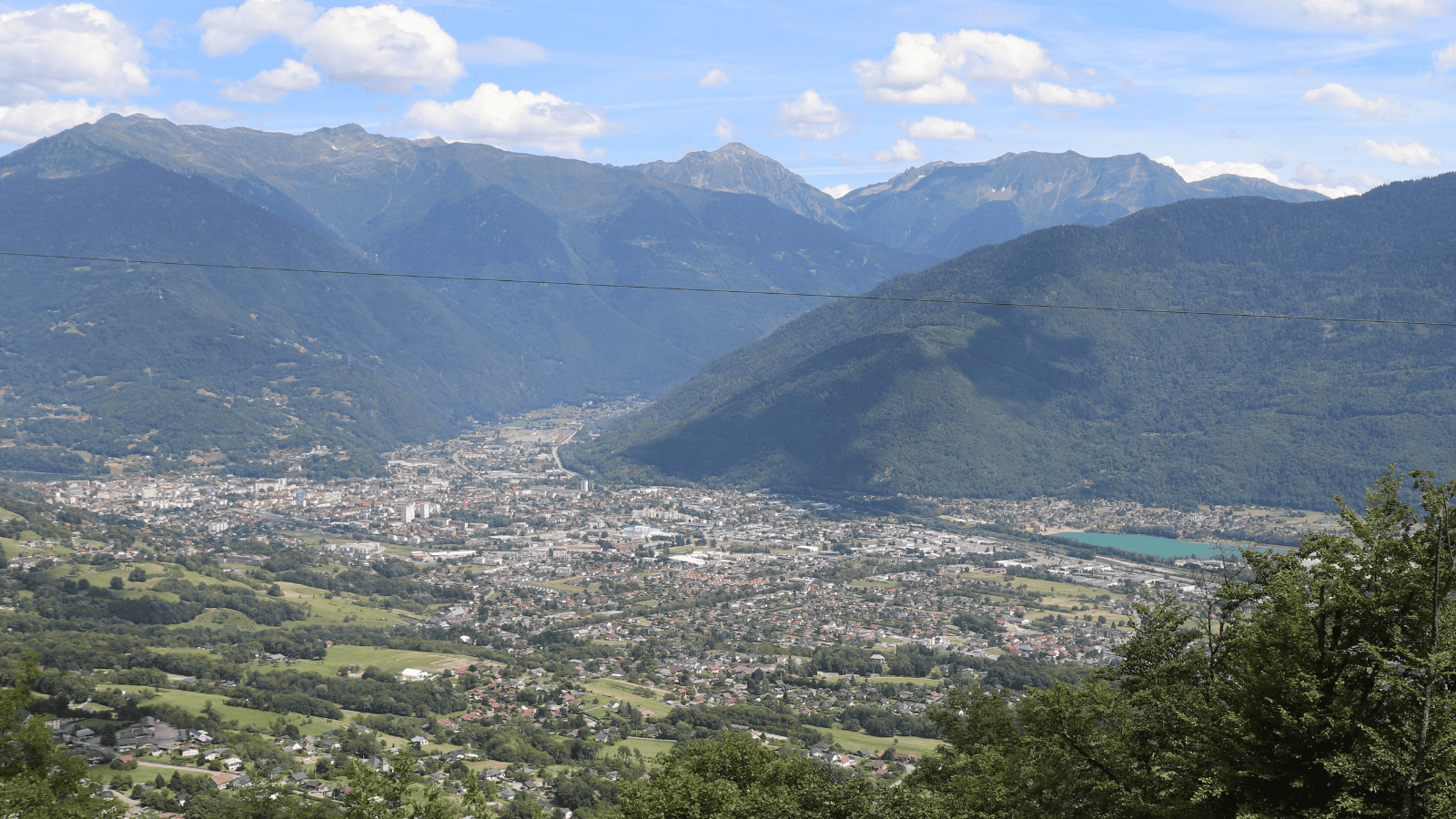 Gestion locative à Albertville : pourquoi confier votre bien à une agence immobilière locale ? - La Gazett'Immo